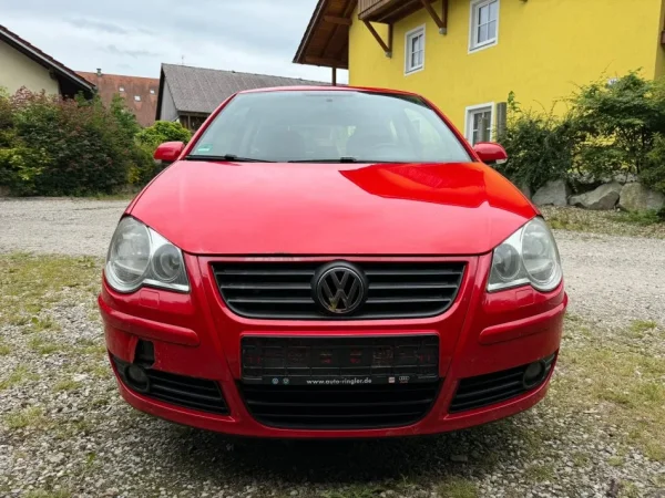 Berat, shitet makine polo Benzin, e kuqe manuale Klima 2.800 km 123 €