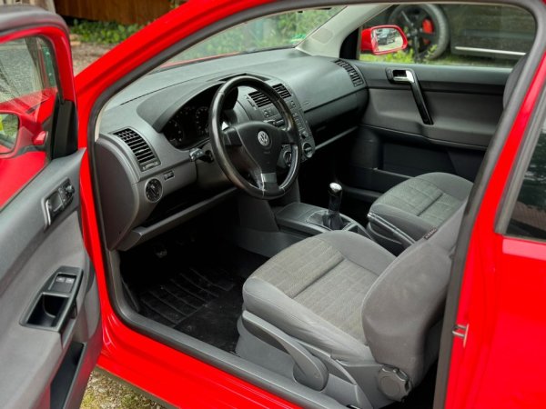 Berat, shitet makine polo Benzin, e kuqe manuale Klima 2.800 km 123 €