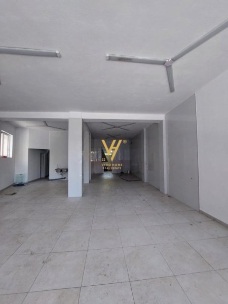 Tirane, jepet me qera dyqan Kati 0, 105 m² 800 € (RRUGA ”4 DESHMORET”)