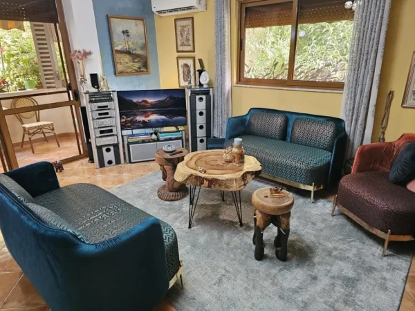 Tirane, shes apartament duplex 3+1 Kati 2, 110 m² 220.000 € rruga muhamet gjollesha