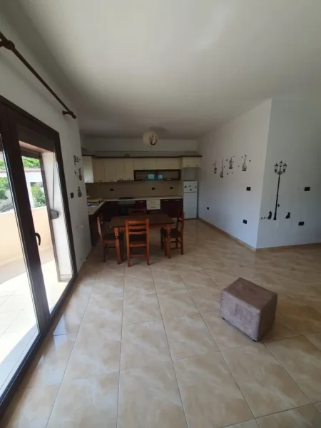 Tirane, jepet me qera apartament 3+1+Ballkon Kati 2, 115 m² 390 € (Yzberisht)