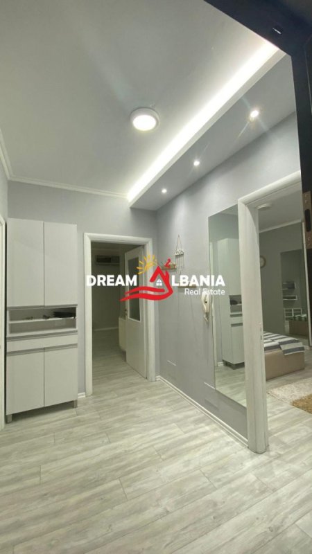 Tirane, jepet me qera apartament 1+1 , 70 m² 580 € 