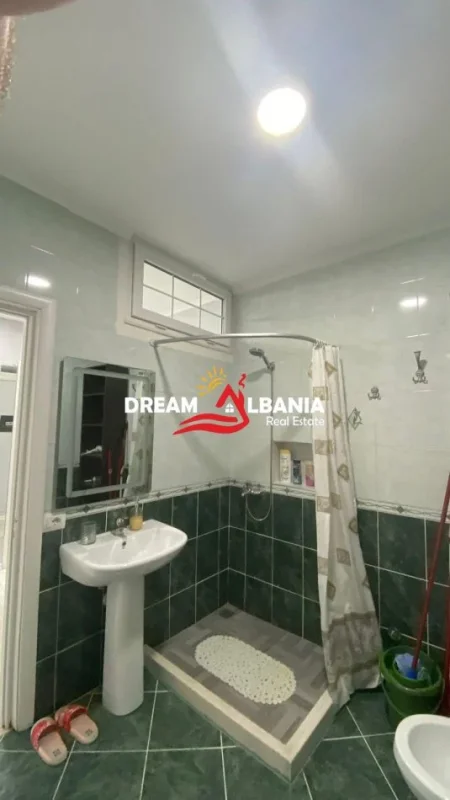 Tirane, jepet me qera apartament 1+1 , 70 m² 650 €