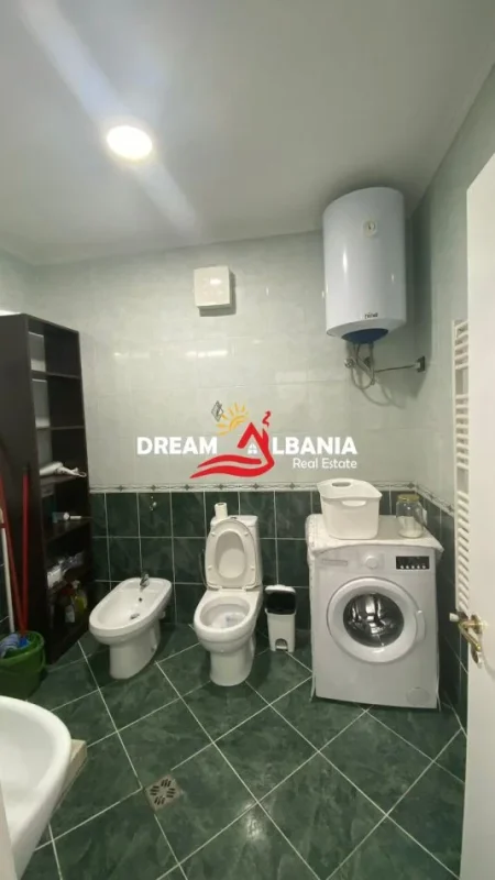 Tirane, jepet me qera apartament 1+1 , 70 m² 650 €