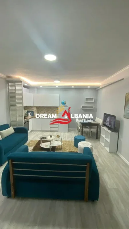 Tirane, jepet me qera apartament 1+1 , 70 m² 650 €