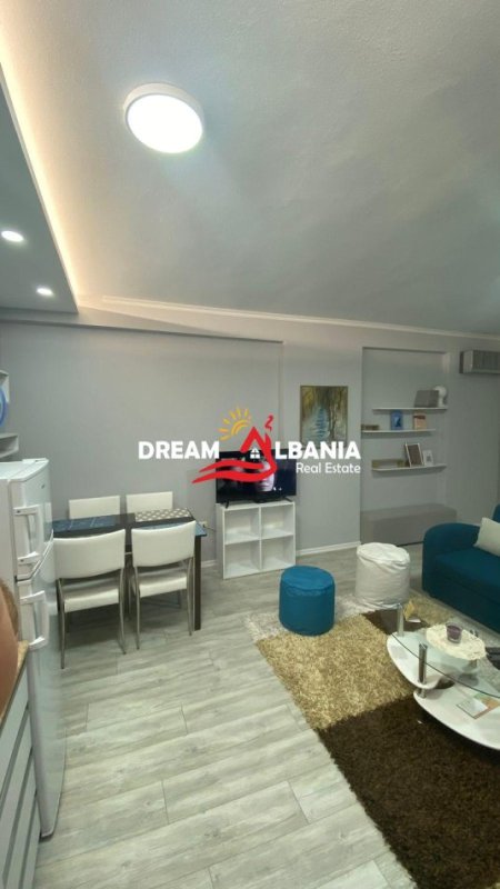 Tirane, jepet me qera apartament 1+1 , 70 m² 580 € 