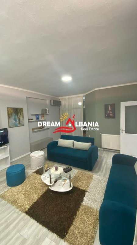 Tirane, jepet me qera apartament 1+1 , 70 m² 580 € 