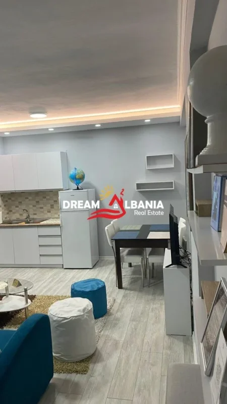 Tirane, jepet me qera apartament 1+1 , 70 m² 650 €