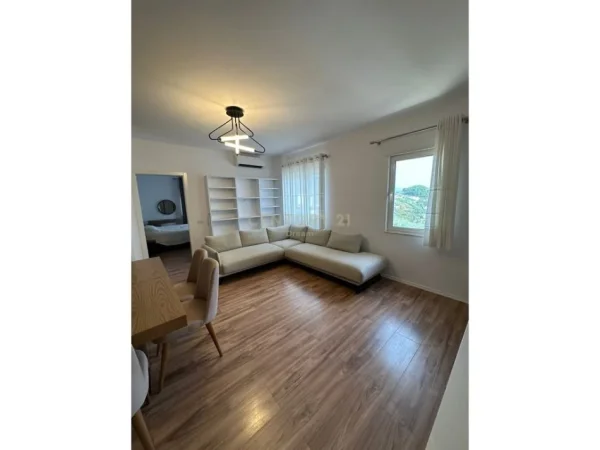 Tirane, shes apartament+verande | Penthouse 3+1 Kati 4, 131 m² 141.000 € (zonen e freskut)