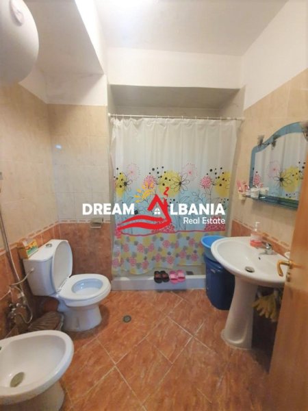 Tirane, jepet me qera apartament 1+1 , 66 m² 420 € (elbassanit)