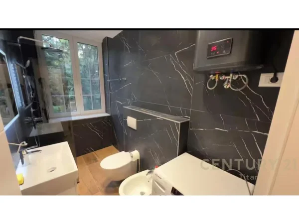 Tirane, shes apartament 4+1 Kati 2, 153 m² 550.000 € (stadiumi dinamo)