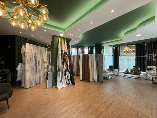 Tirane, jepet me qera ambjent biznesi Kati 2, 130 m² 1.200 € (Astir Rruga "Teodor Keko")