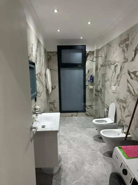 Tirane, jepet me qera apartament 1+1+Aneks+Ballkon Kati 2, 72 m² 750 € (rezidenca sofia teg)