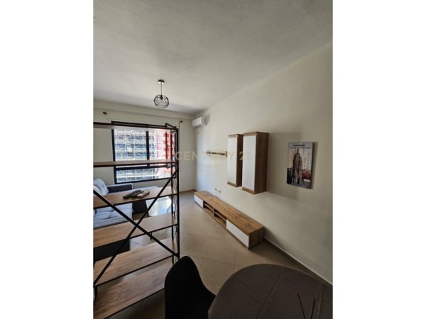 Tirane, jepet me qera apartament 1+1 Kati 5, 50 m² 500 € (KOMPLEKSI ARLIS &quot;FARMACIA 10&quot;)