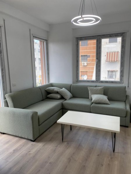 Tirane, jepet me qera apartament 1+1 Kati 4, 65 m² 500 € ( *JEPET ME QERA APARTAMENT 1+1 – 5 MAJ AFER CONCORDIT*)