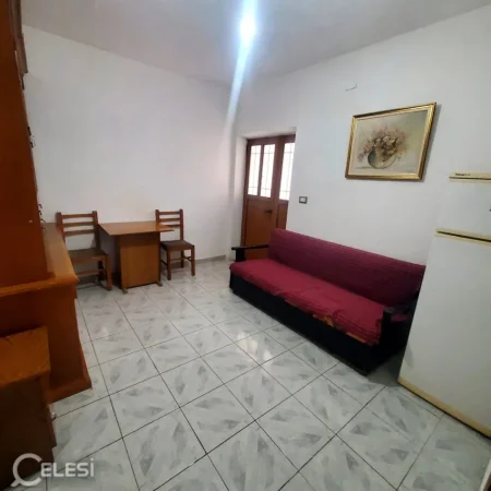 Tirane, jepet me qera apartament 1+1 Kati 1, 56 m² 310 € (Rruga "Siri Kodra")