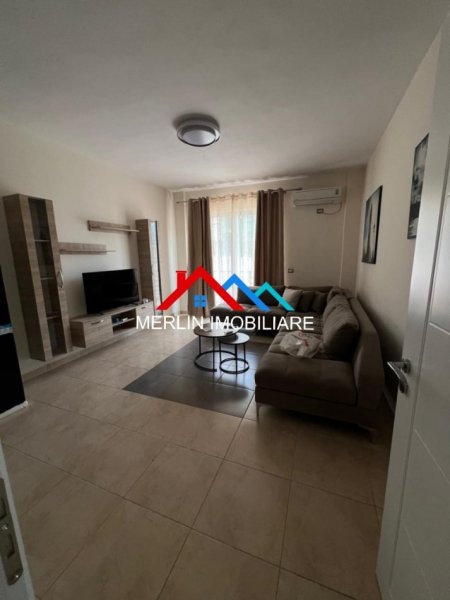 Tirane, jepet me qera apartament 2+1 Kati 2, 90 m² 600 € ( SAUK ne Rruga Bektash Berberi)