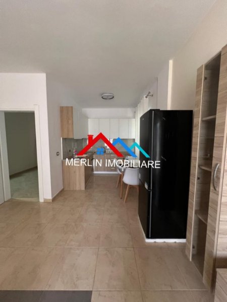 Tirane, jepet me qera apartament 2+1 Kati 2, 90 m² 600 € ( SAUK ne Rruga Bektash Berberi)