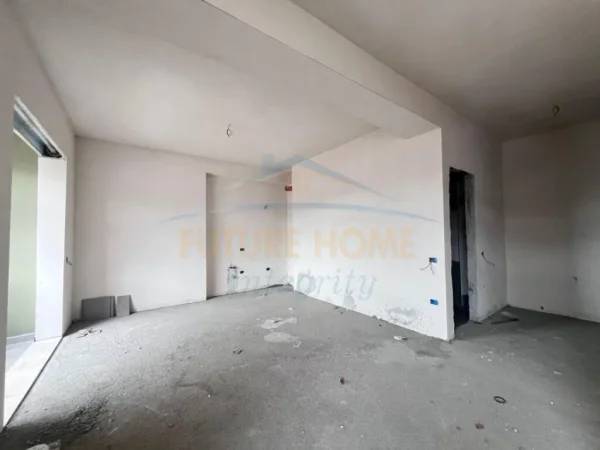 Tirane, shitet apartament 1+1+Ballkon Kati 10, 115.000 € (Kompleksi Golden Park 3)