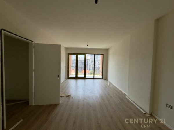 Tirane, shitet apartament 2+1+Ballkon Kati 4, 107 m² 185.000 € (Laprake)