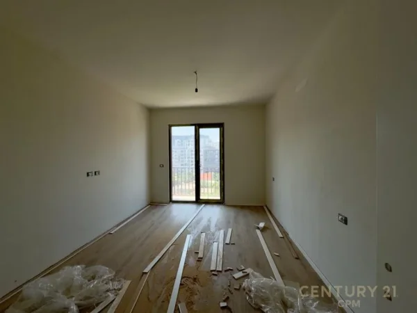 Tirane, shitet apartament 2+1+Ballkon Kati 4, 107 m² 185.000 € (Laprake)