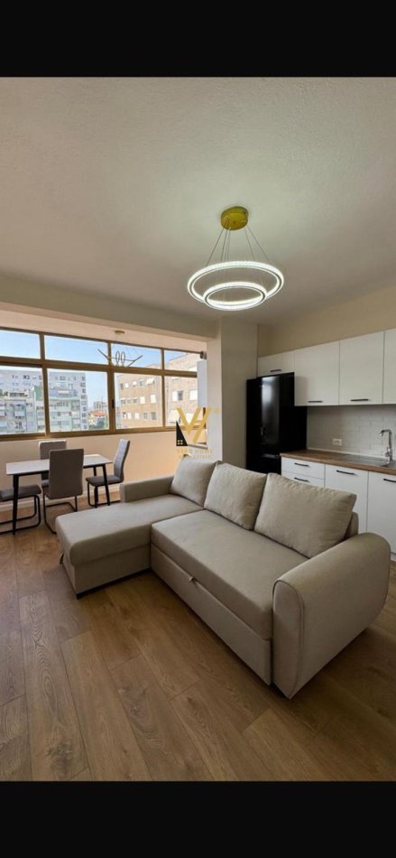 Tirane, jepet me qera apartament 2+1+Ballkon Kati 4, 70 m² 650 € (21 DHJETORI)