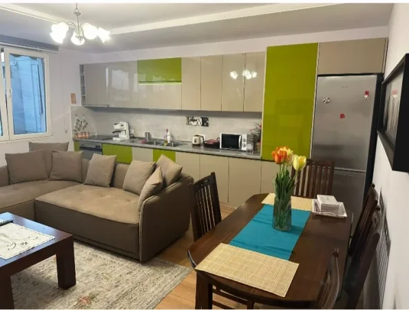 Tirane, jepet me qera apartament 2+1 Kati 3, 550 € 