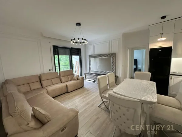 Tirane, jepet me qera apartament 2+1+Ballkon Kati 1, 107 m² 900 € (Kodra e diellit (Post Parkimi ))