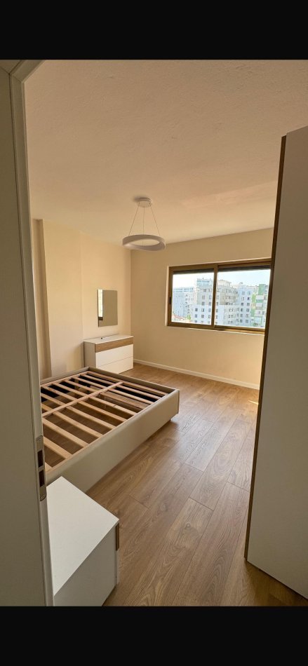 Tirane, jepet me qera apartament 2+1+Ballkon Kati 5, 75 m² 650 € (21 dhjetori, Pas Hotel Mondial)