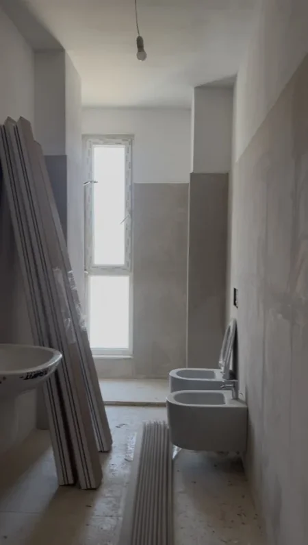 Tirane, shes apartament 2+1+Ballkon Kati 2, 116 m² 179.000 € (Rruga Besa)