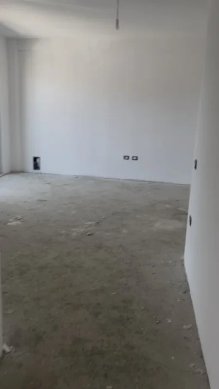 Tirane, shes apartament 2+1+Ballkon Kati 2, 116 m² 179.000 € (Rruga Besa)