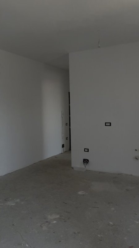 Tirane, shes apartament 2+1+Ballkon Kati 2, 116 m² 179.000 € (Rruga Besa)
