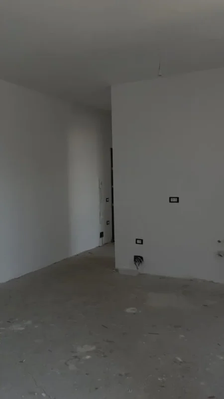 Tirane, shes apartament 2+1+Ballkon Kati 2, 116 m² 179.000 € (Rruga Besa)