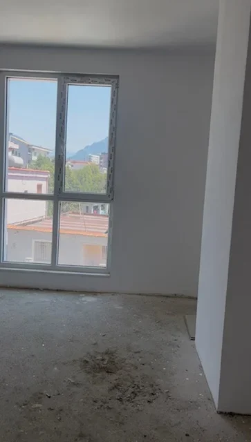 Tirane, shes apartament 2+1+Ballkon Kati 2, 116 m² 179.000 € (Rruga Besa)