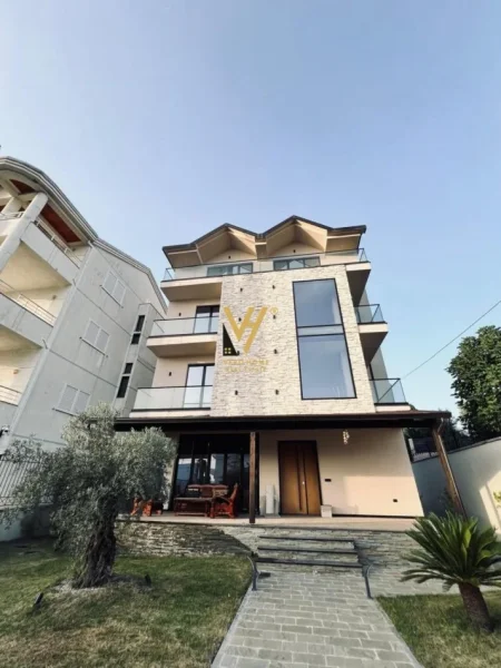 Tirane, jepet me qera Vile 4 Katshe Kati 0, 400 m² 2.500 € (SAUK, PRANE LIQENIT TE FARKES)