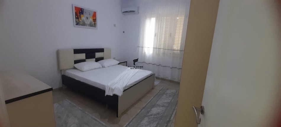 Tirane, jepet me qera apartament 2+1+Ballkon Kati 1, 200 m² 500 € (RRUGA E ELBASANIT)
