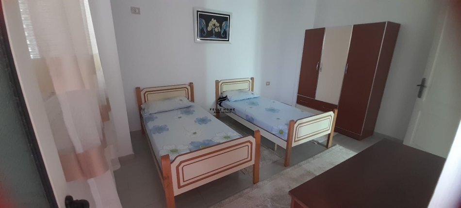 Tirane, jepet me qera apartament 2+1+Ballkon Kati 1, 200 m² 500 € (RRUGA E ELBASANIT)
