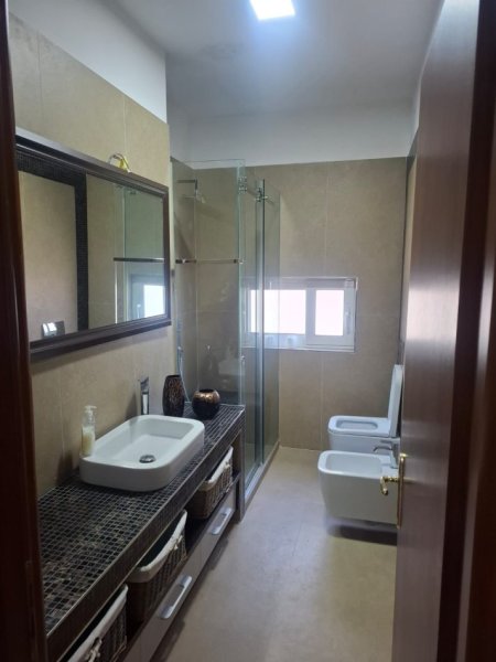 Tirane, jepet me qera apartament 2+1+Ballkon Kati 3, 100 m² 500 € (Astir prane Kompleksit Fratari)