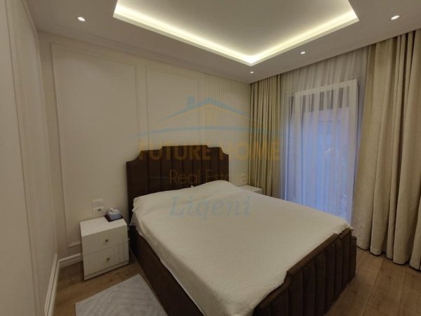 Tirane, shitet apartament 2+1 Kati 1, 135 m² 330.000 € 