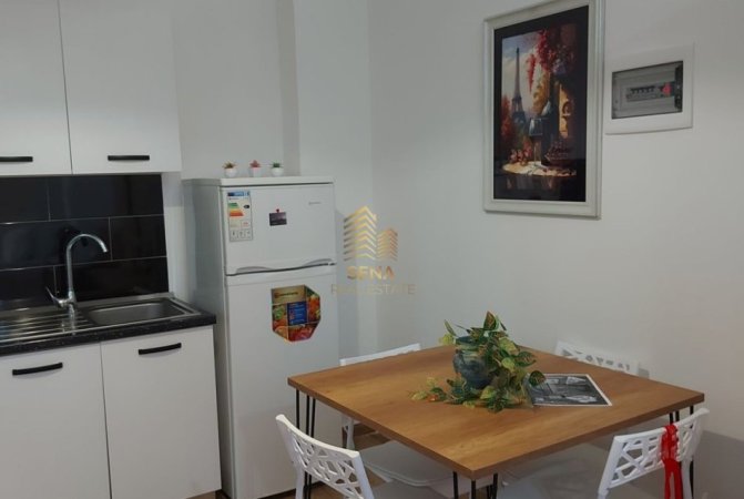 Tirane, jepet me qera apartament 1+1 Kati 2, 60 m² 400 € (Rruga Siri Kodra)