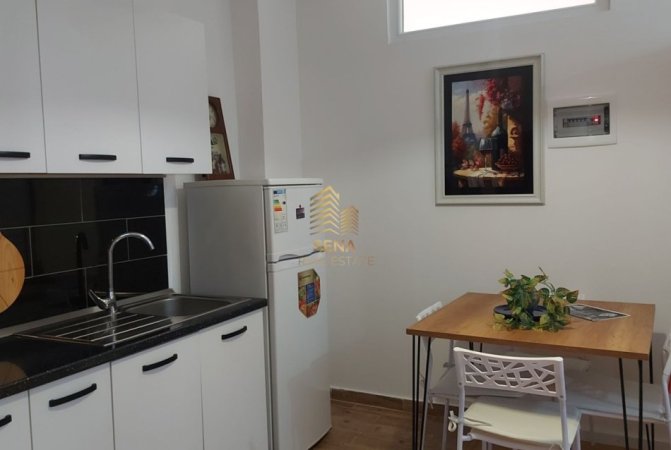 Tirane, jepet me qera apartament 1+1 Kati 2, 60 m² 400 € (Rruga Siri Kodra)
