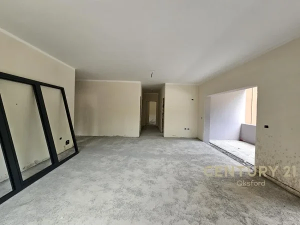 Tirane, shes apartament 3+1 Kati 2, 168 m² 282.000 € (rruga e elbasanit)