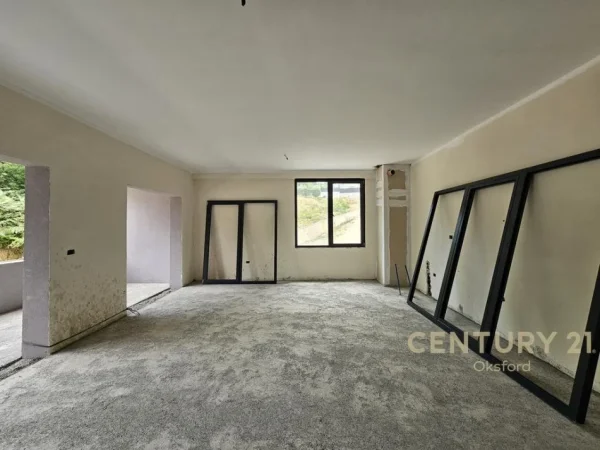 Tirane, shes apartament 3+1 Kati 2, 168 m² 282.000 € (rruga e elbasanit)