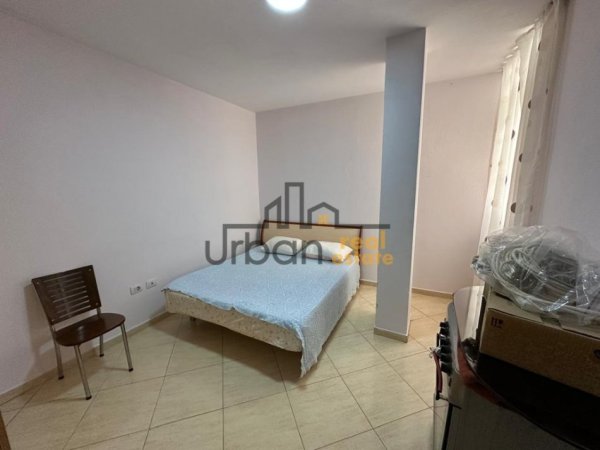 Tirane, jepet me qera apartament 3+1+Ballkon Kati 1, 150 m² 600 € (Ali Demi)