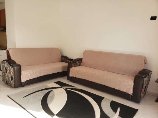 Tirane, jepet me qera apartament 2+1+Ballkon Kati 2, 100 m² 460 € (Rruga Teodor Keko)