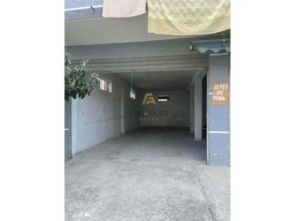 Durres, jepet me qera magazine Kati 0, 102 m² 180 € (Spitalle, Durres)