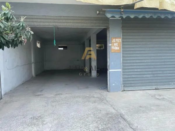 Durres, jepet me qera magazine Kati 0, 102 m² 180 € (Spitalle, Durres)