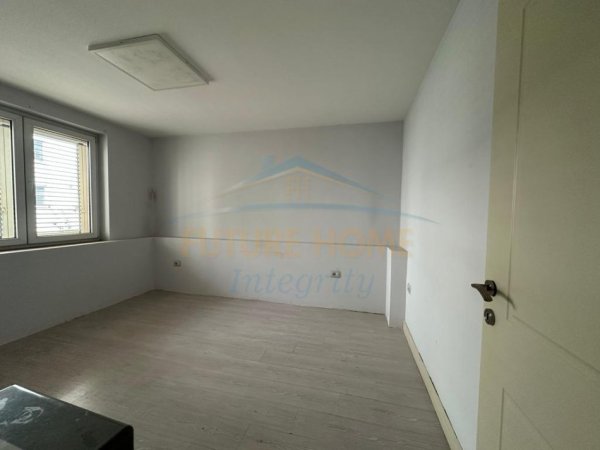 Tirane, shitet apartament 2+1 Kati 2, 69 m² 188.000 € (Petro Nini)