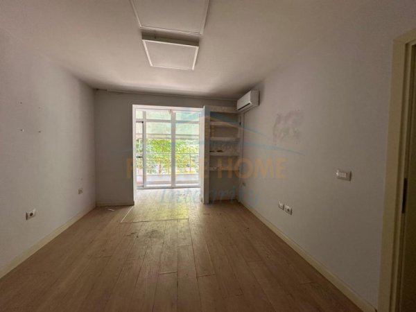 Tirane, shitet apartament 2+1 Kati 2, 69 m² 188.000 € (Petro Nini)