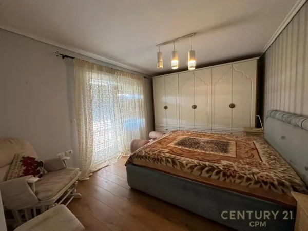 Tirane, shitet apartament 2+1+Ballkon Kati 5, 90 m² 135.000 € (Oxhaku)